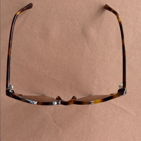 Draper James Brown Heart Sunglasses - Picture 3 of 8